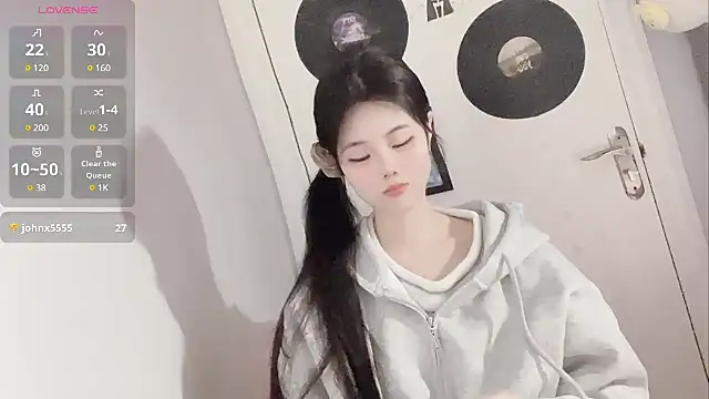 Qedgjwyz1 online show from 02/18/25, 04:26