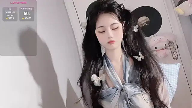 Qedgjwyz1 online show from 03/20/25, 03:34