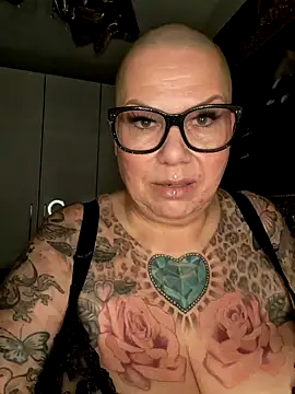 gepiercte nippel online show from 12/09/24, 02:28