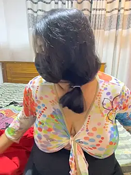 NOORA-GIRL online show from 04/11/26, 02:38