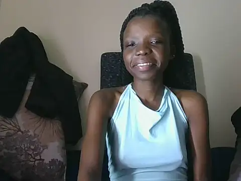 Snapshot of Baddie_Floxxy chatting on 05/18/26, 04:18 Baddie Floxxy online show from 05/18/26, 04:18