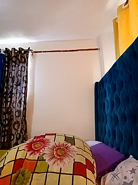 Licia harvin online show from 12/05/25, 08:23