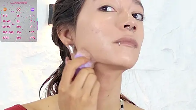 zorravioletta1 online show from 10/29/25, 12:07