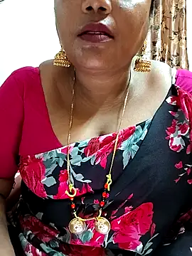 Snapshot of Swapna_143 chatting on 02/02/25, 04:22 Swapna 143 online show from 02/02/25, 04:22