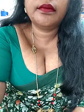 Snapshot of Swapna_143 chatting on 10/08/25, 05:16 Swapna 143 online show from 10/08/25, 05:16