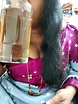 Snapshot of Swapna_143 chatting on 10/25/25, 03:25 Swapna 143 online show from 10/25/25, 03:25