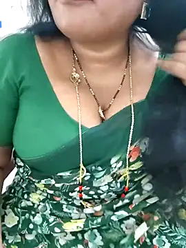 Snapshot of Swapna_143 chatting on 06/11/26, 04:49 Swapna 143 online show from 06/11/26, 04:49