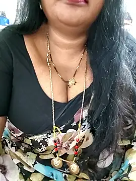 Snapshot of Swapna_143 chatting on 06/12/26, 04:55 Swapna 143 online show from 06/12/26, 04:55