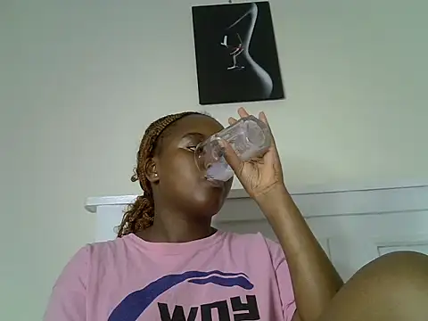 Snapshot of _nightnurse chatting on 12/04/24, 01:31 nightnurse online show from 12/04/24, 01:31