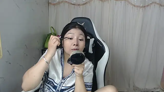 Snapshot of MiMi_0293 chatting on 10/27/25, 07:56 MiMi 0293 online show from 10/27/25, 07:56