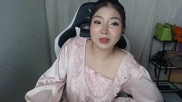 Snapshot of MiMi_0293 chatting on 11/04/25, 06:12 MiMi 0293 online show from 11/04/25, 06:12