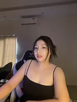 Snapshot of MiMi_0293 chatting on 02/08/26, 05:44 MiMi 0293 online show from 02/08/26, 05:44