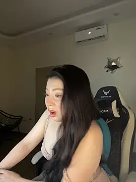 Snapshot of MiMi_0293 chatting on 06/13/26, 02:04 MiMi 0293 online show from 06/13/26, 02:04