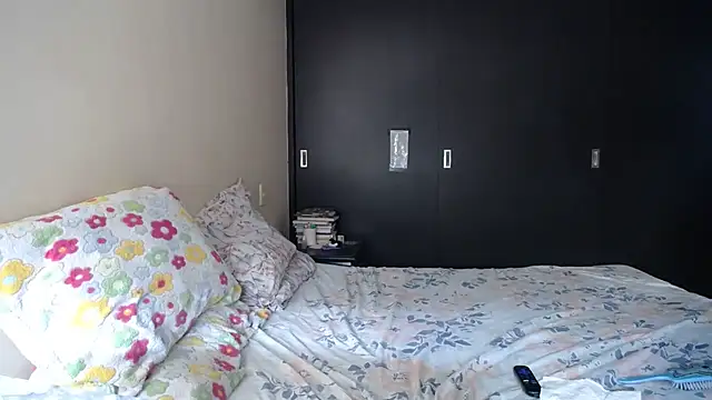 KAROLCANDY online show from 04/28/26, 07:30