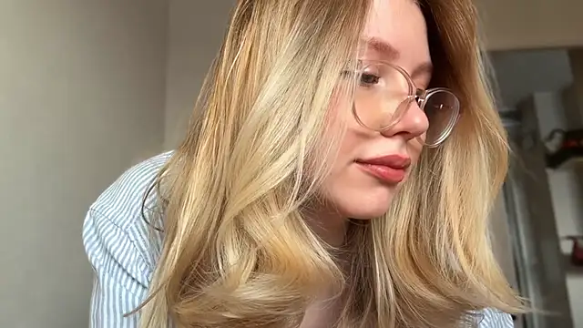 Snapshot of HoneyAudrey chatting on 02/28/25, 03:48 HoneyAudrey online show from 02/28/25, 03:48