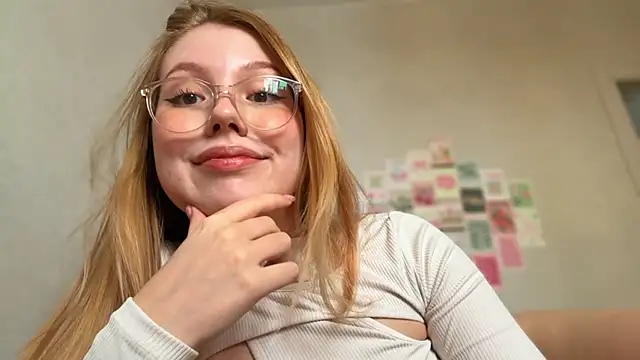 HoneyAudrey online show from 04/21/26, 02:26