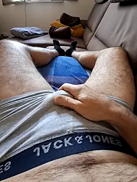 Snapshot of oldermanforwomen chatting on 03/17/25, 02:01 oldermanforwomen online show from 03/17/25, 02:01