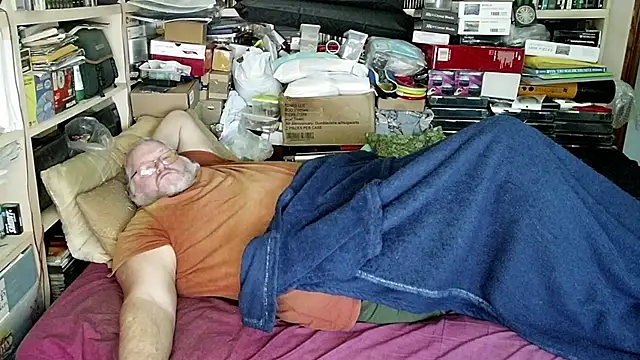 hadeszeuss2 online show from 12/13/24, 04:27