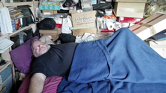 hadeszeuss2 online show from 12/16/25, 03:28