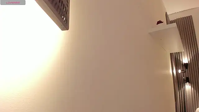 emma alice  online show from 11/15/25, 12:02