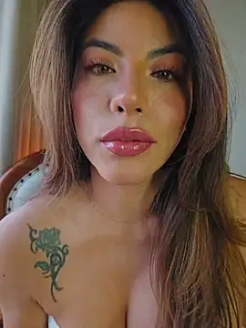 Karen San Miguel online show from 12/15/25, 10:25