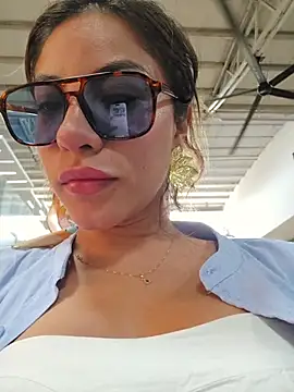 Karen San Miguel online show from 04/12/26, 08:47