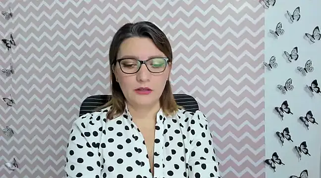 Amie Adams82  online show from 12/10/24, 04:17