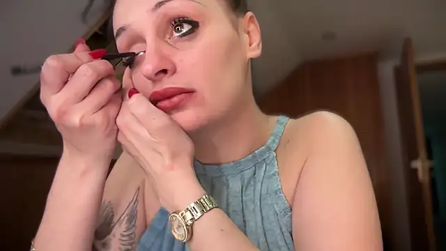 JeSuisUnTapin online show from 12/05/24, 08:44