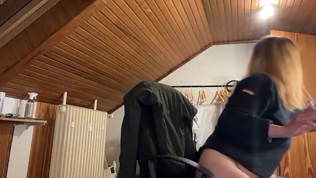 JeSuisUnTapin online show from 09/24/25, 06:44