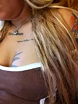 perolaar online show from 03/25/26, 01:06