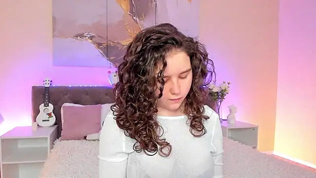 Ariella Sol online show from 12/18/24, 01:05