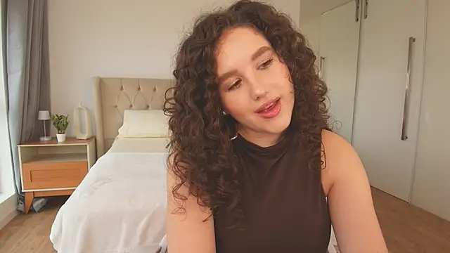 Ariella Sol online show from 02/05/26, 07:18