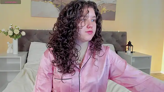 Ariella Sol online show from 04/21/26, 09:26