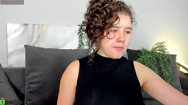 Snapshot of Ariella_Sol chatting on 04/26/26, 01:14 Ariella Sol online show from 04/26/26, 01:14