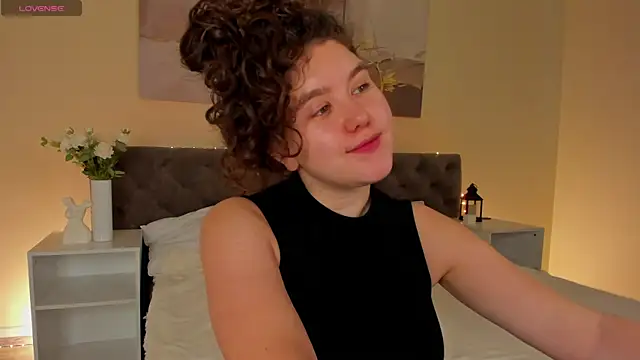 Snapshot of Ariella_Sol chatting on 05/01/26, 01:10 Ariella Sol online show from 05/01/26, 01:10