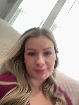 LoveShae  online show from 01/06/26, 05:05