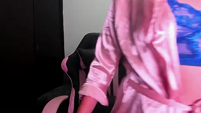 Tender lia online show from 11/22/25, 09:58