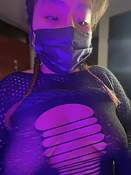 Snapshot of LunaXoxo chatting on 02/24/25, 02:40 LunaXoxo online show from 02/24/25, 02:40