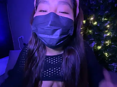 Snapshot of LunaXoxo chatting on 03/23/25, 12:36 LunaXoxo online show from 03/23/25, 12:36