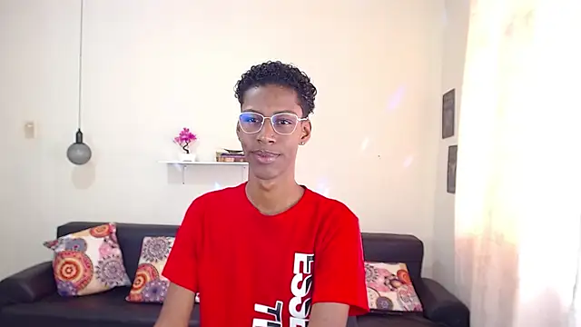 Snapshot of maiki18_ chatting on 01/15/25, 01:52 maiki18 online show from 01/15/25, 01:52