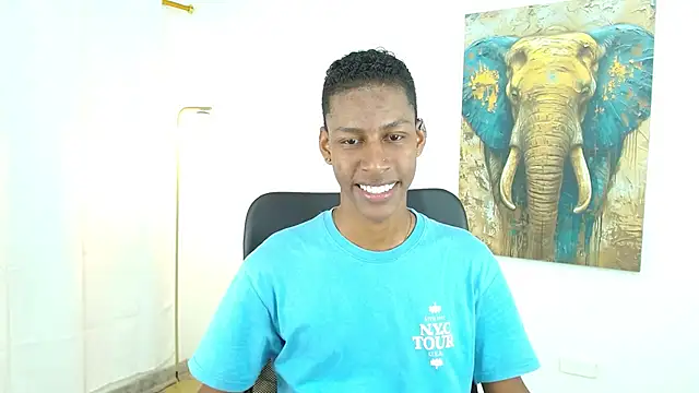Snapshot of maiki18_ chatting on 10/15/25, 08:53 maiki18 online show from 10/15/25, 08:53