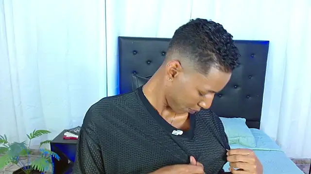 maiki18  online show from 03/05/26, 08:38