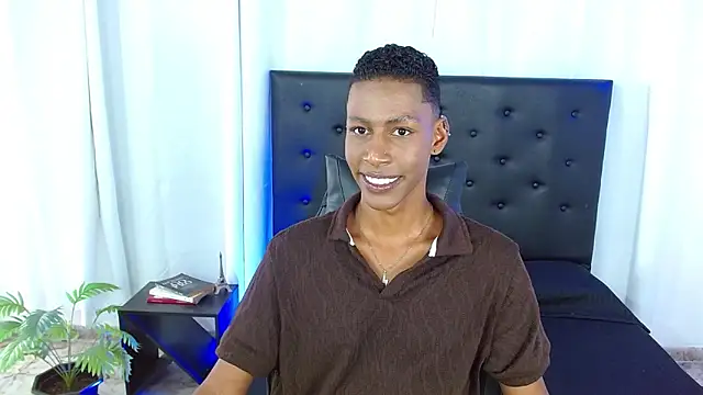 maiki18  online show from 03/06/26, 08:49