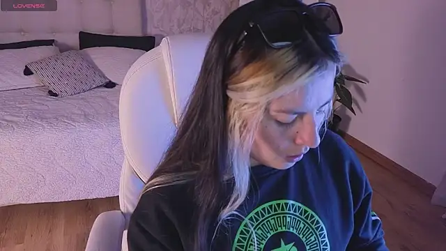 brandy sweet  online show from 09/26/25, 03:05