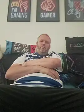 ShyBoy1982 online show from 10/19/25, 02:50