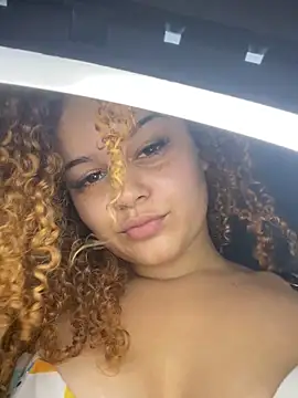 Lolacavalona online show from 09/18/25, 05:04