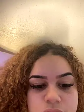 Lolacavalona online show from 09/19/25, 05:02