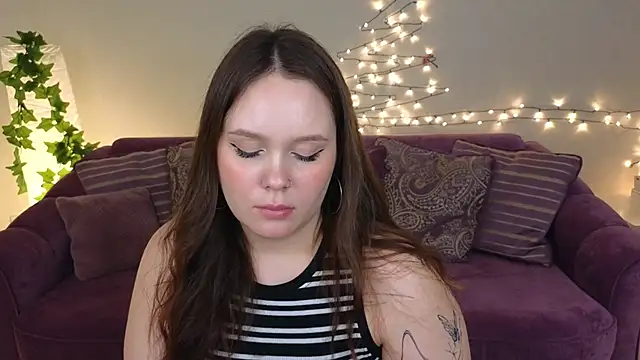 miki miki cutie  online show from 12/17/24, 07:48