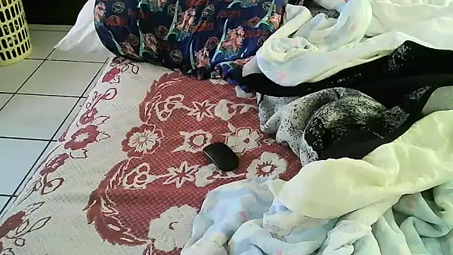 Snapshot of jperezofficial1 chatting on 09/09/25, 05:23 jperezofficial1 online show from 09/09/25, 05:23