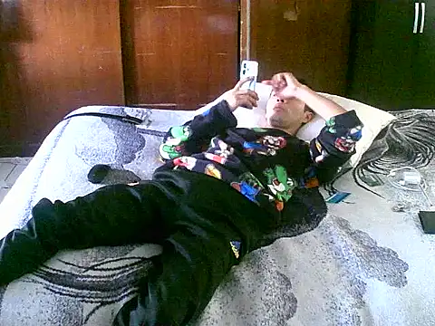 Snapshot of jperezofficial1 chatting on 09/23/25, 08:34 jperezofficial1 online show from 09/23/25, 08:34